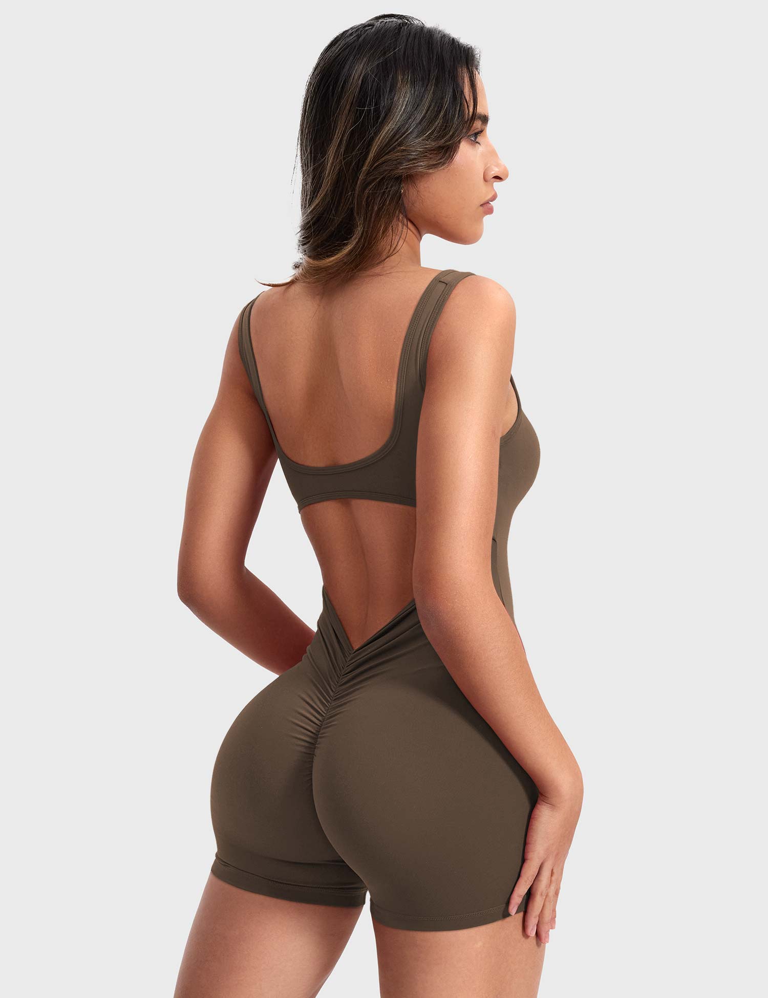 Jumpshorts with a V-Shaped Back