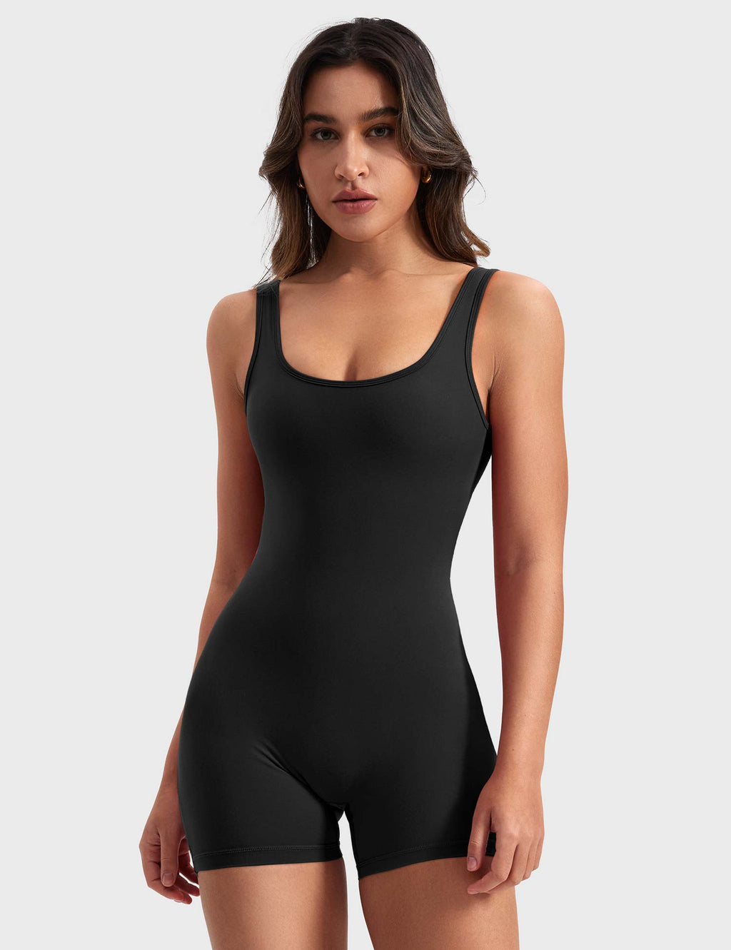 Jumpshorts with a V-Shaped Back
