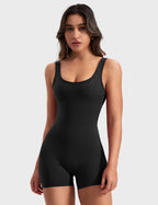 Jumpshorts with a V-Shaped Back