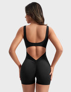Jumpshorts with a V-Shaped Back