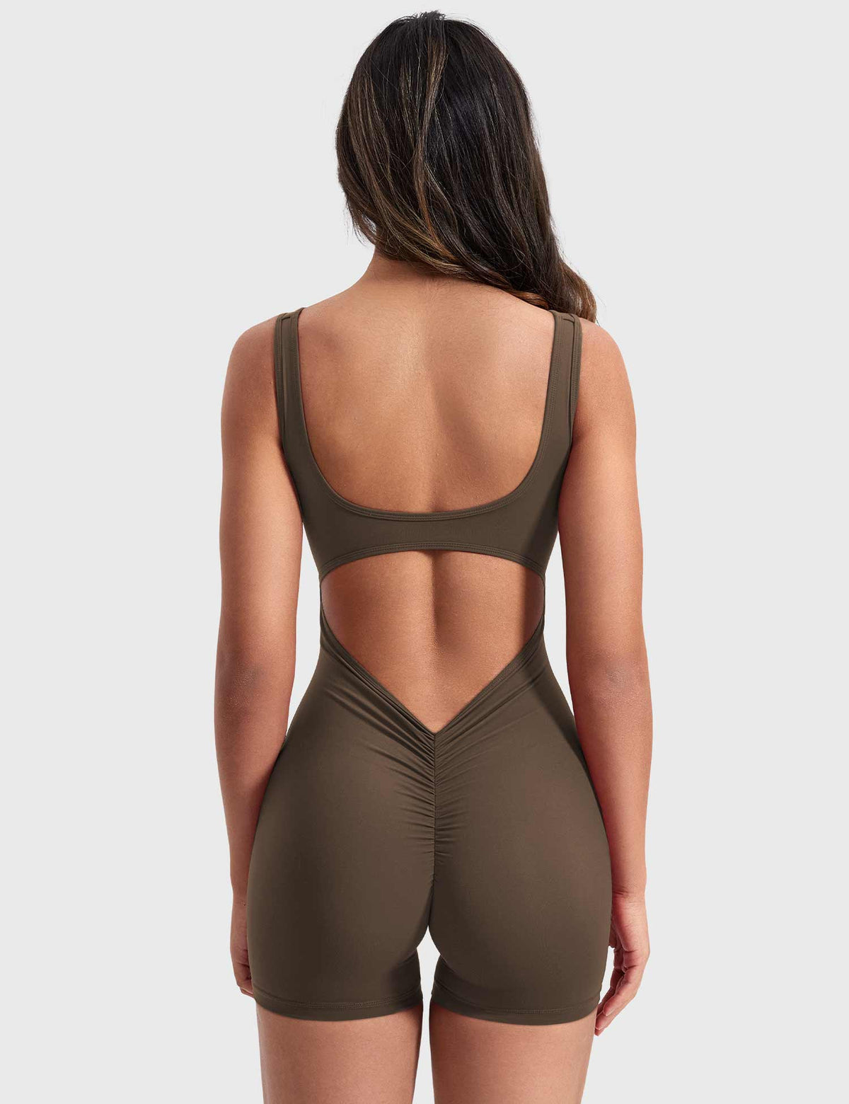 Jumpshorts with a V-Shaped Back
