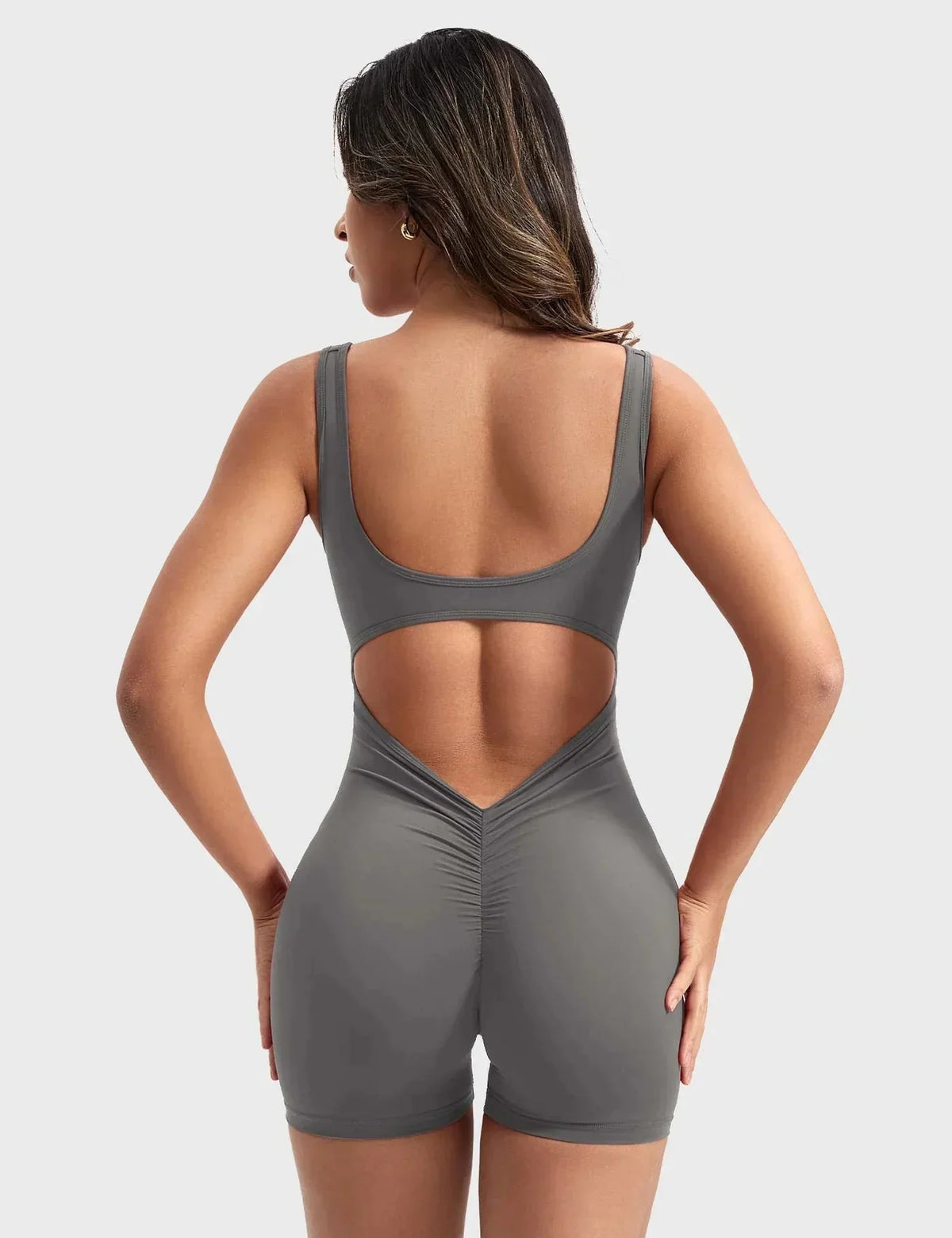 Jumpshorts with a V-Shaped Back
