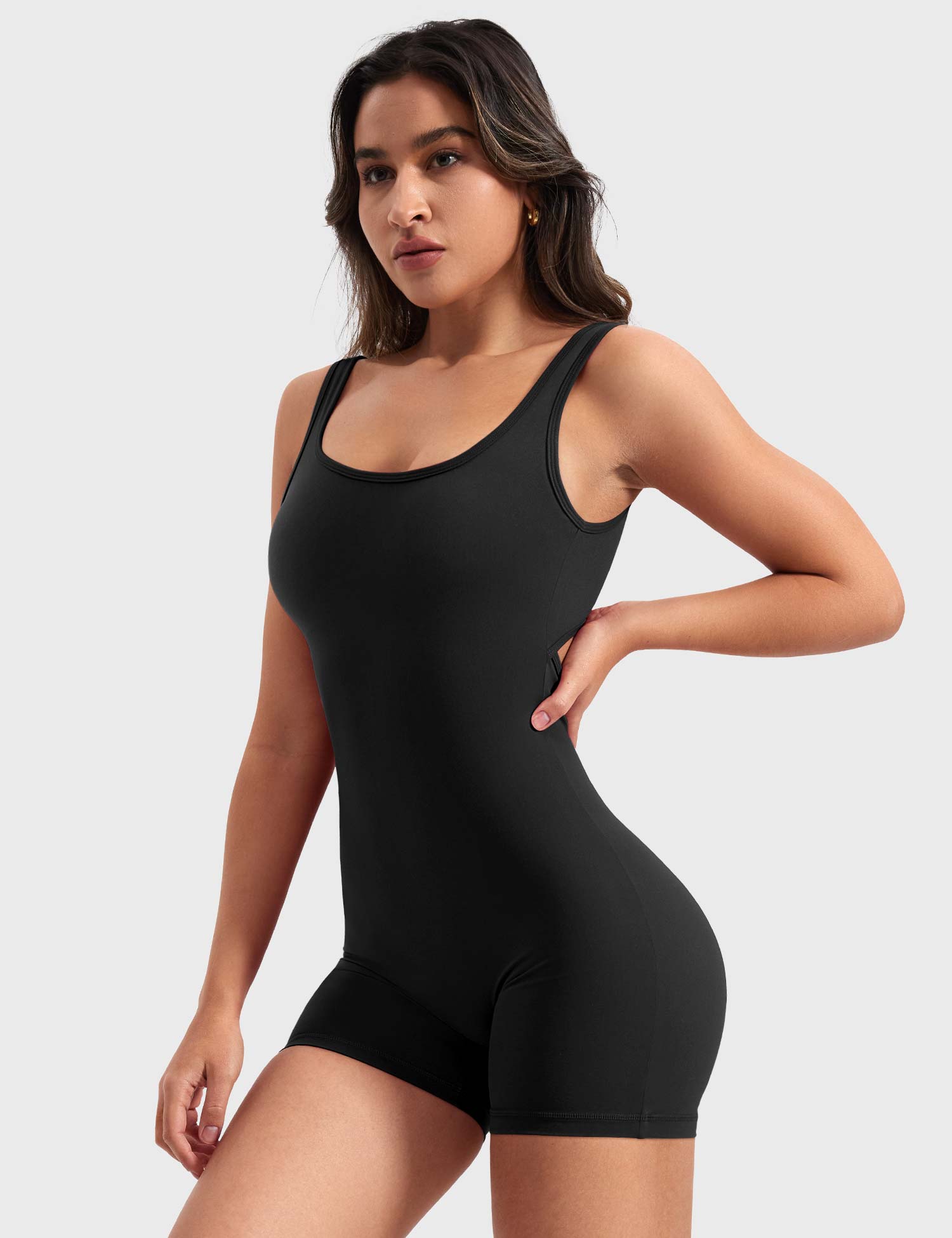 Jumpshorts with a V-Shaped Back