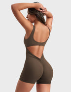 Jumpshorts with a V-Shaped Back